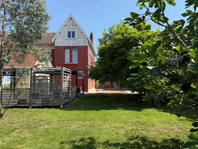 Maison 12 pièces 245 m²