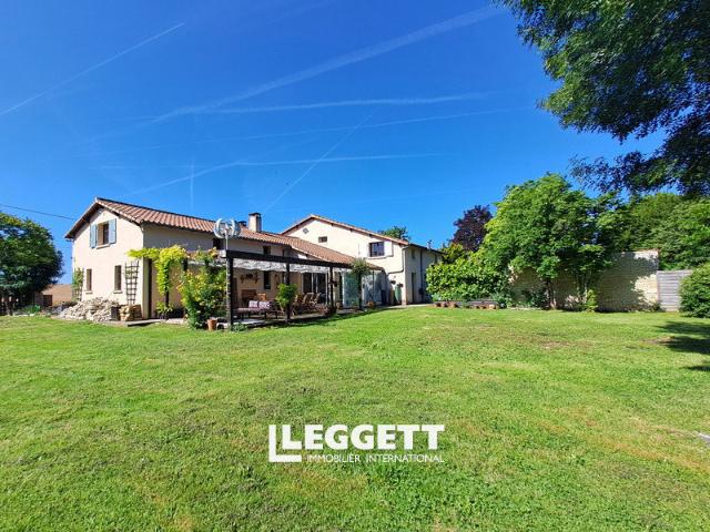 Maison 12 pièces 253 m²