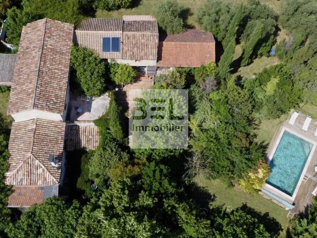 Maison 12 pièces 251 m²