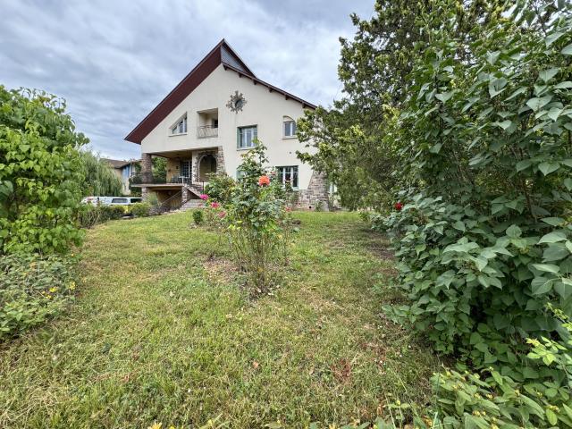 Maison 12 pièces 257 m²