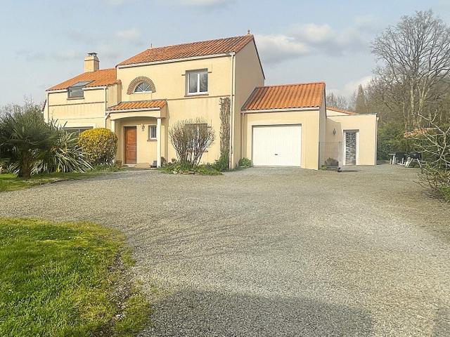 Maison 12 pièces 257 m²