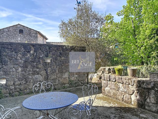 Maison 12 pièces 263 m²