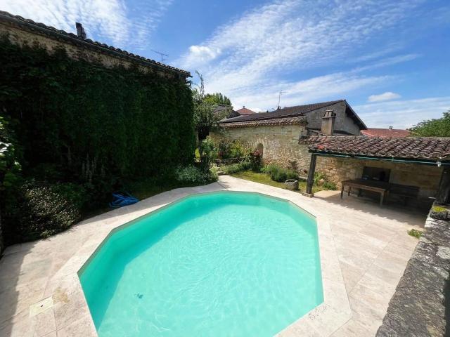 Maison 12 pièces 260 m²