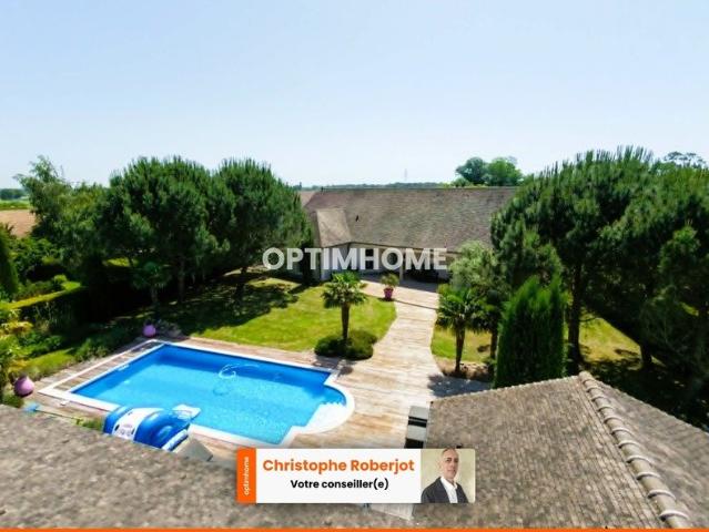 Maison 12 pièces 261 m²