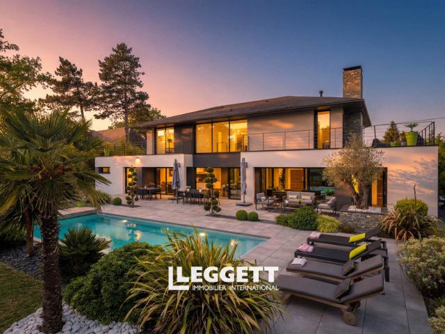 Maison 12 pièces 265 m²
