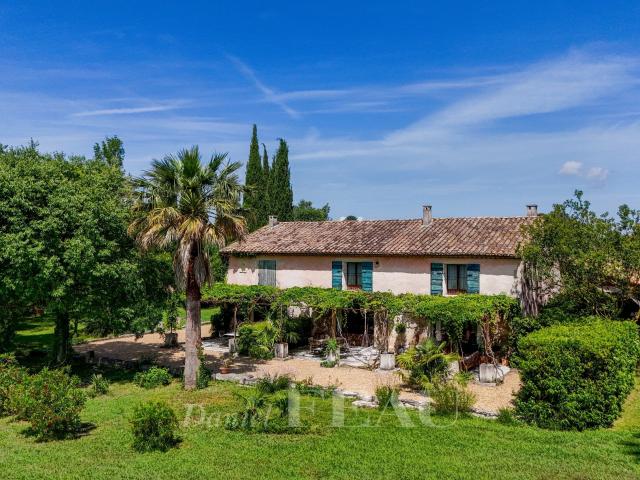 Maison 12 pièces 270 m²