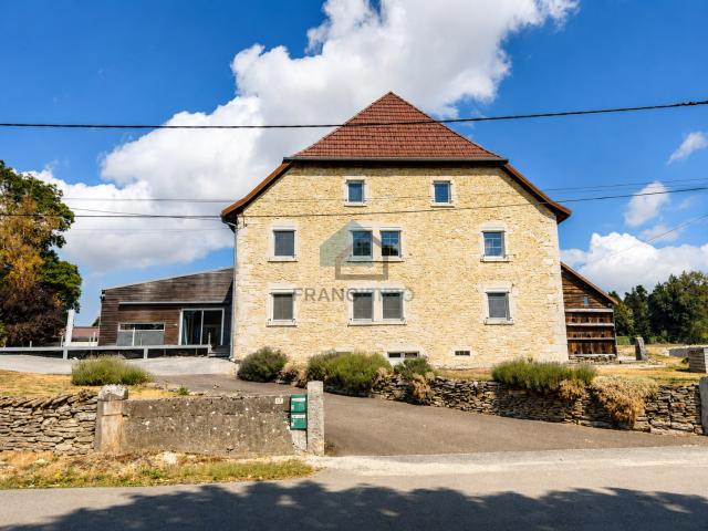Maison 12 pièces 270 m²