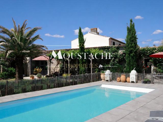 Maison 12 pièces 277 m²