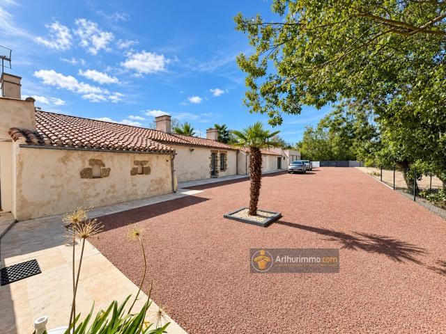 Maison 12 pièces 274 m²