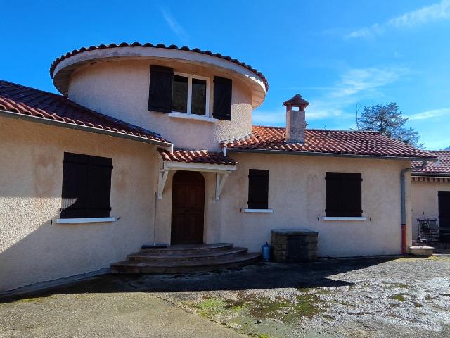 Maison 12 pièces 275 m²