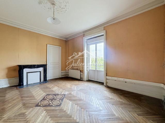 Maison 12 pièces 275 m²