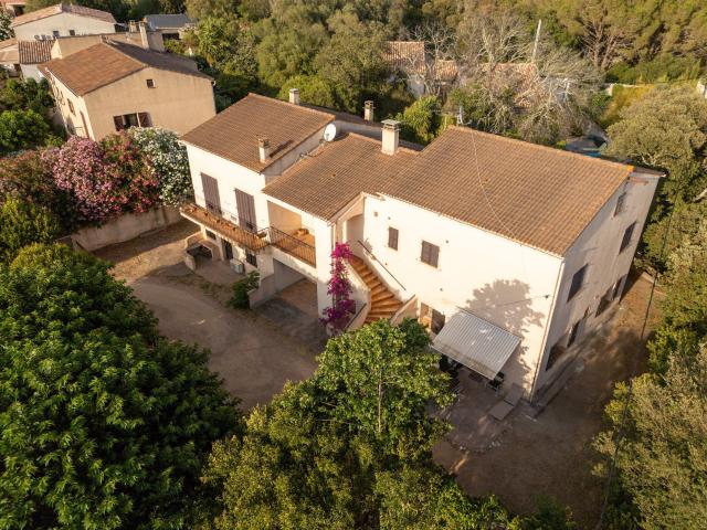 Maison 12 pièces 280 m²
