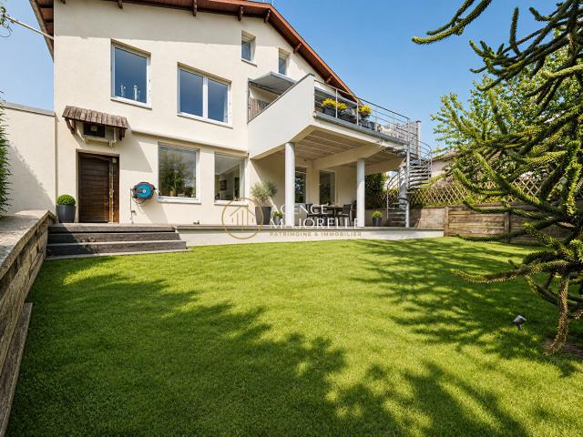 Maison 12 pièces 280 m²