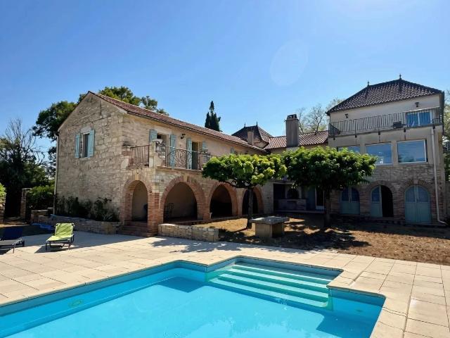 Maison 12 pièces 280 m²