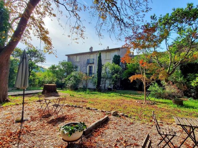 Maison 12 pièces 280 m²