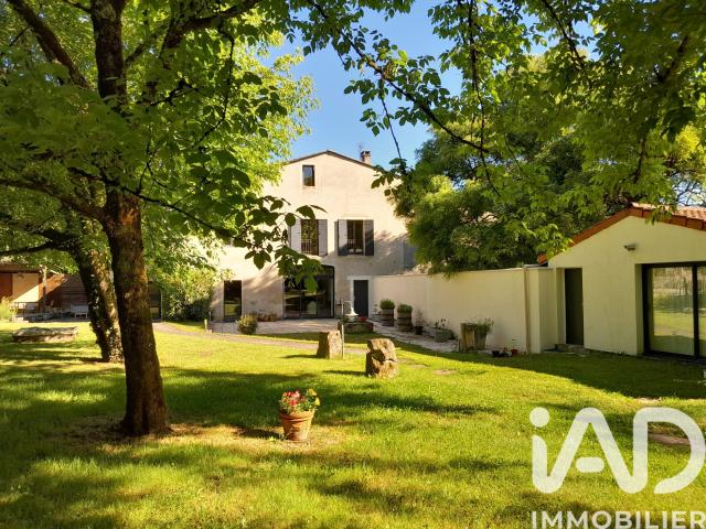 Maison 12 pièces 281 m²
