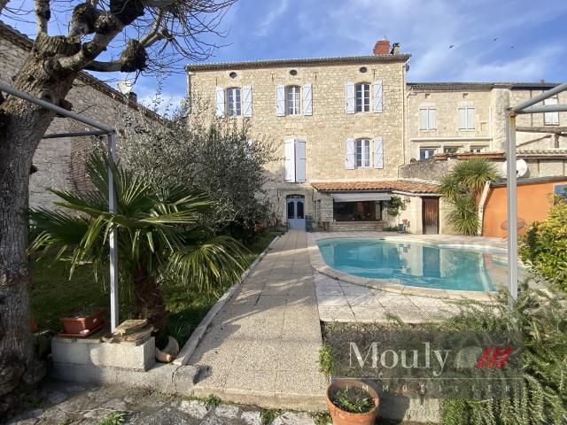 Maison 12 pièces 281 m²