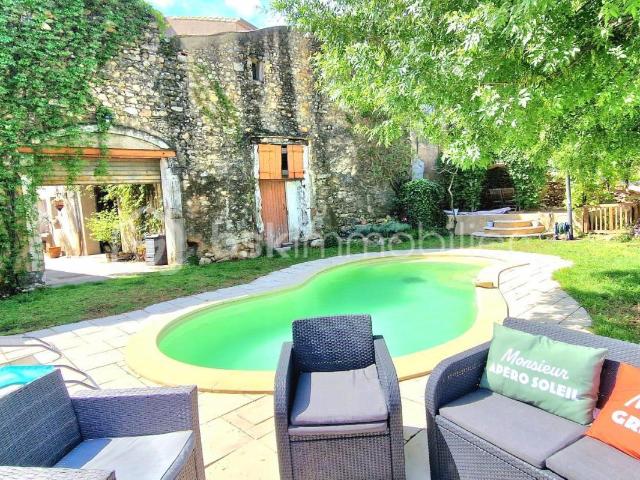 Maison 12 pièces 281 m²