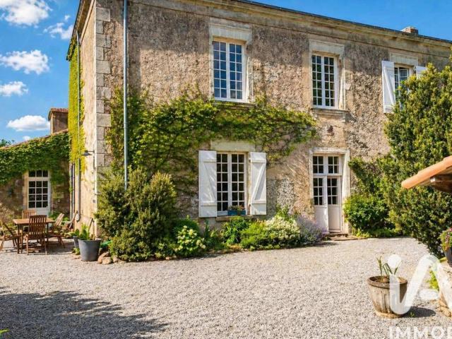 Maison 12 pièces 285 m²