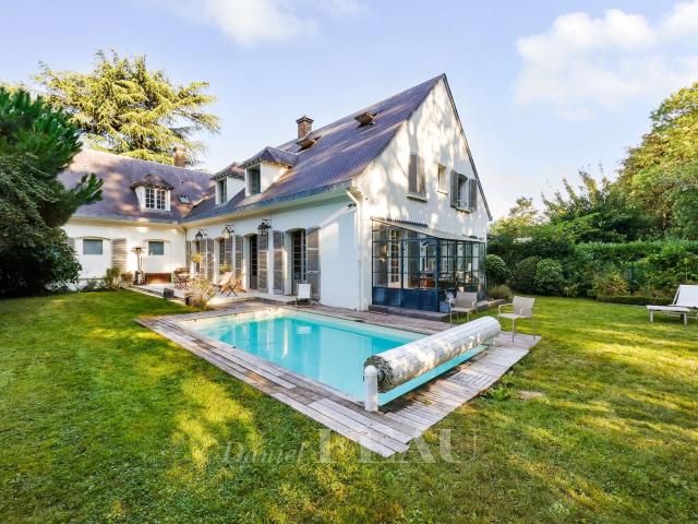 Maison 12 pièces 285 m²