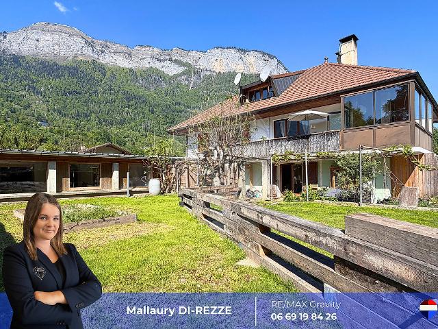 Maison 12 pièces 290 m²