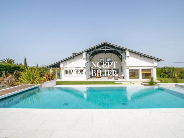 Maison 12 pièces 295 m²