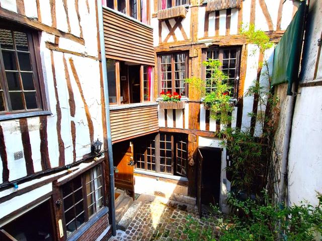 Maison 12 pièces 219 m²