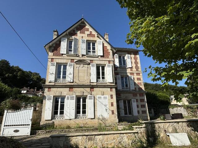 Maison 12 pièces 220 m²