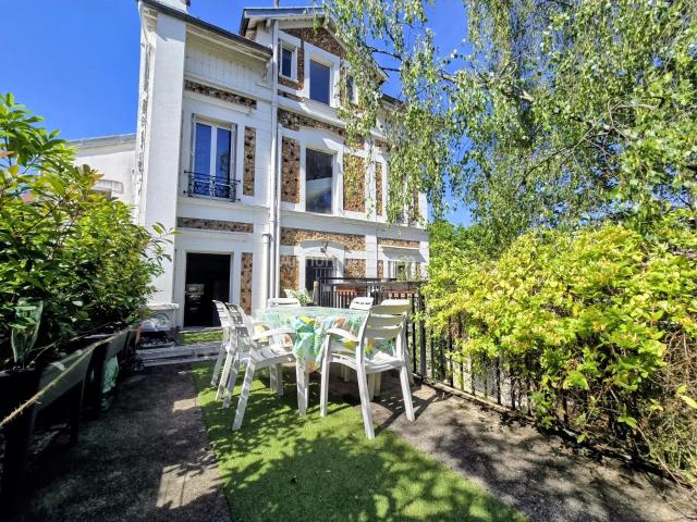 Maison 12 pièces 221 m²