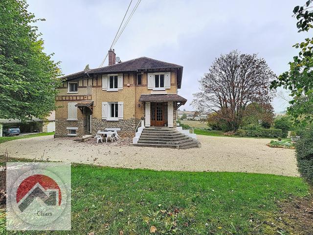 Maison 12 pièces 222 m²