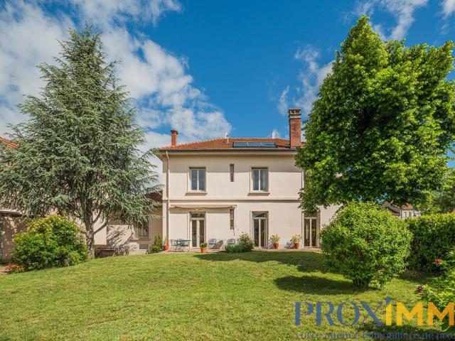 Maison 12 pièces 225 m²