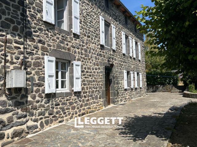 Maison 12 pièces 225 m²