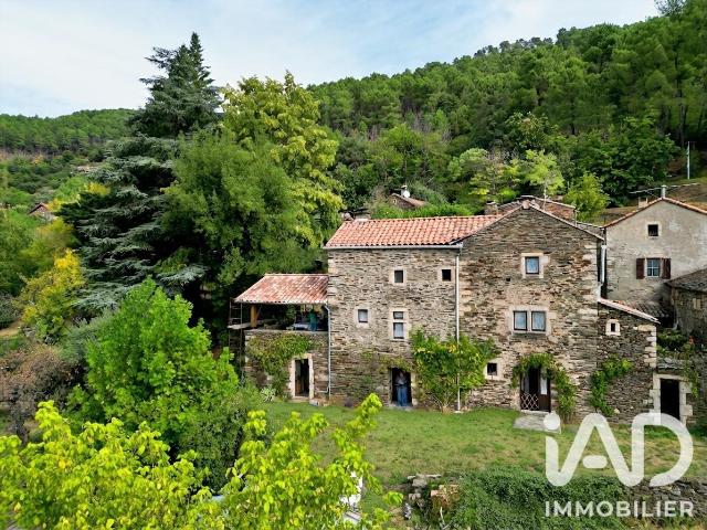 Maison 12 pièces 225 m²