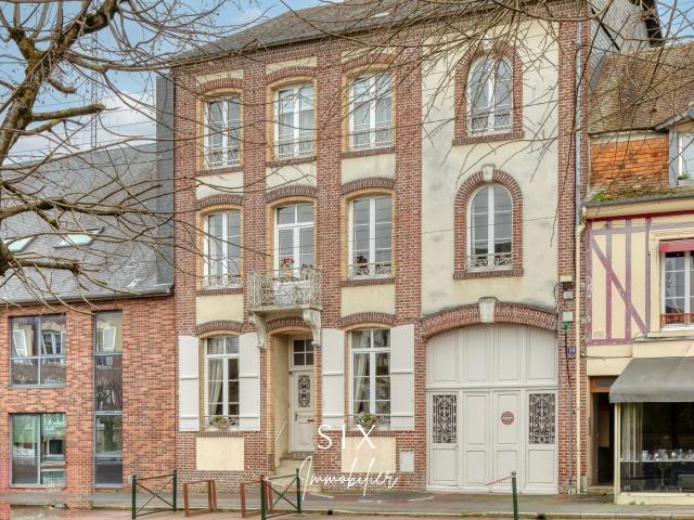 Maison 12 pièces 233 m²