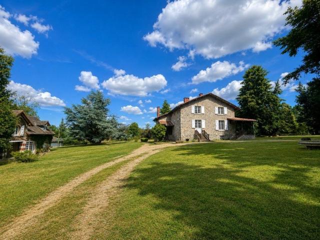 Maison 12 pièces 231 m²