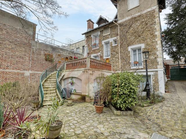 Maison 12 pièces 235 m²