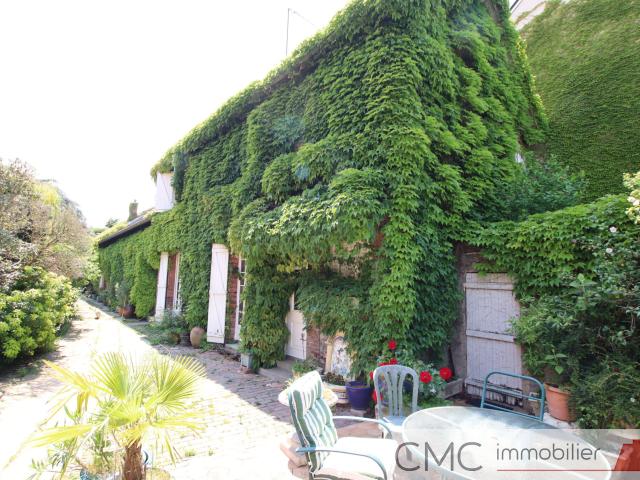 Maison 12 pièces 236 m²