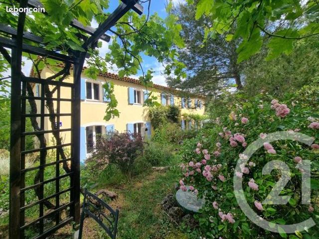 Maison 12 pièces 341 m²
