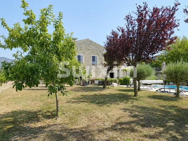 Maison 12 pièces 341 m²