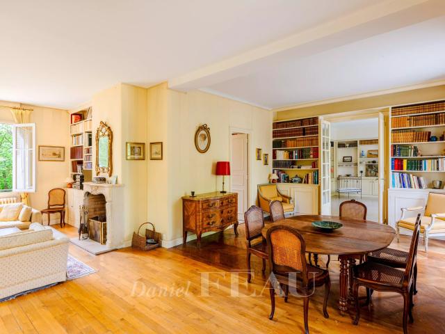 Maison 12 pièces 342 m²