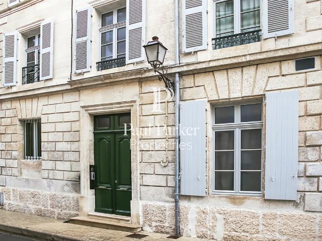 Maison 12 pièces 347 m²