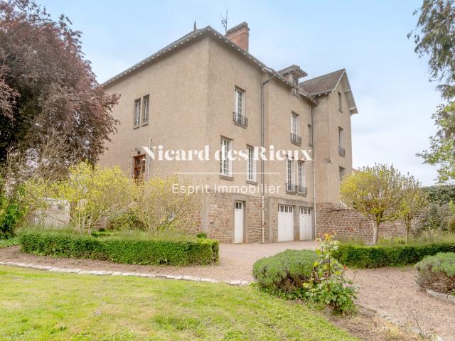 Maison 12 pièces 344 m²
