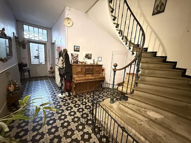 Maison 12 pièces 345 m²