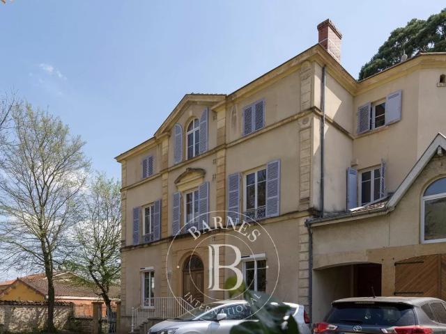 Maison 12 pièces 348 m²