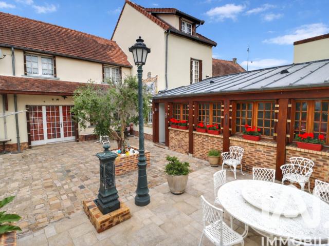Maison 12 pièces 353 m²