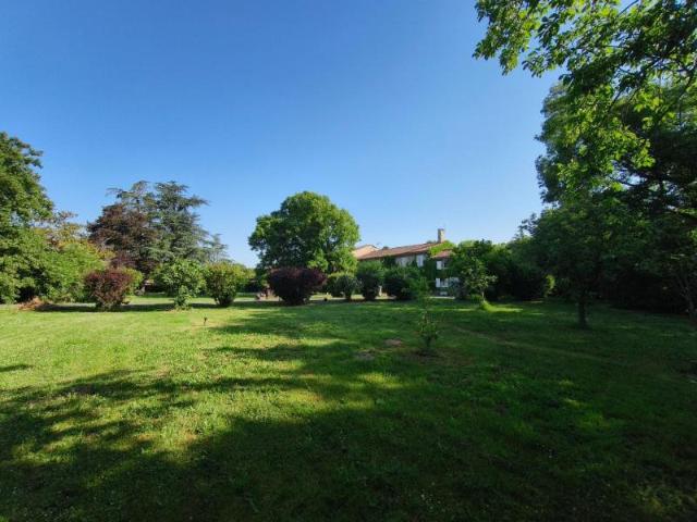 Maison 12 pièces 350 m²