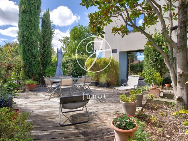 Maison 12 pièces 350 m²