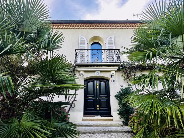 Maison 12 pièces 350 m²