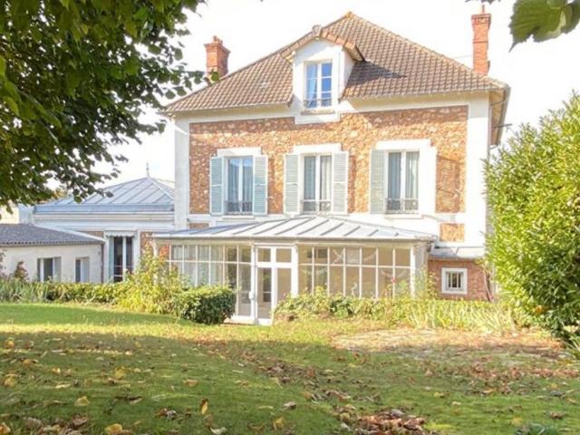Maison 12 pièces 350 m²