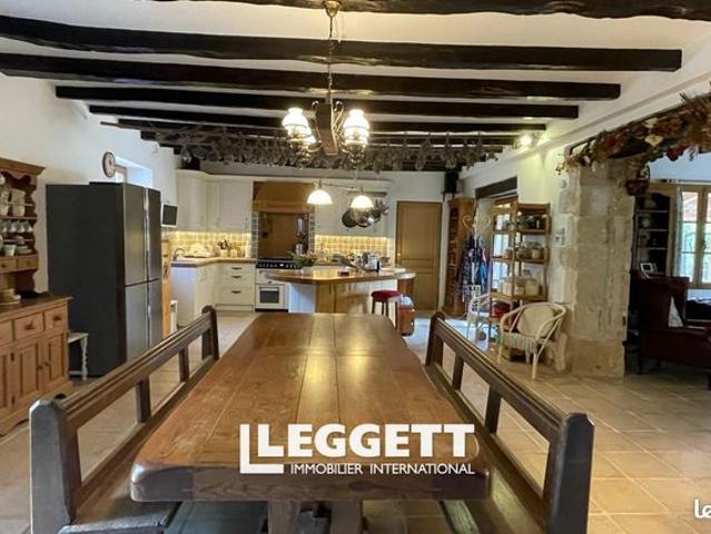 Maison 12 pièces 359 m²
